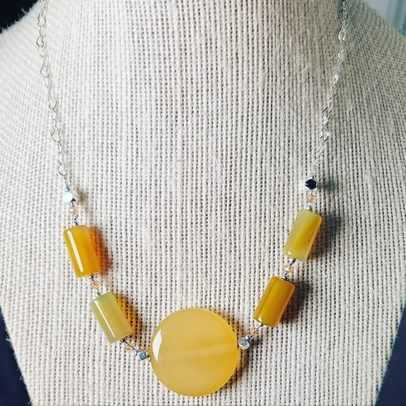 Yellow Agate necklace - Picture 1 of 4